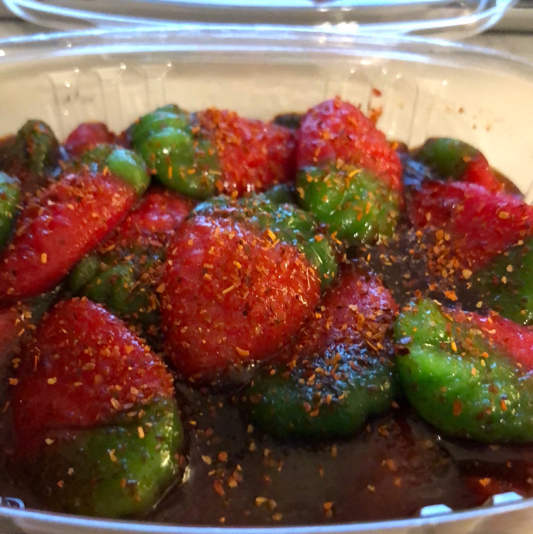 GOMITAS DE FRESAS CON CHILITO Y CHAMOY